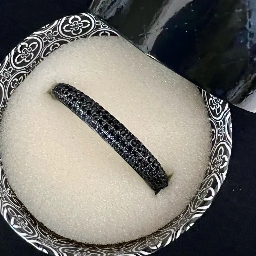 BRACELET Fashion Bangle NWT Sparkly Black Rhinestones on Black & Box